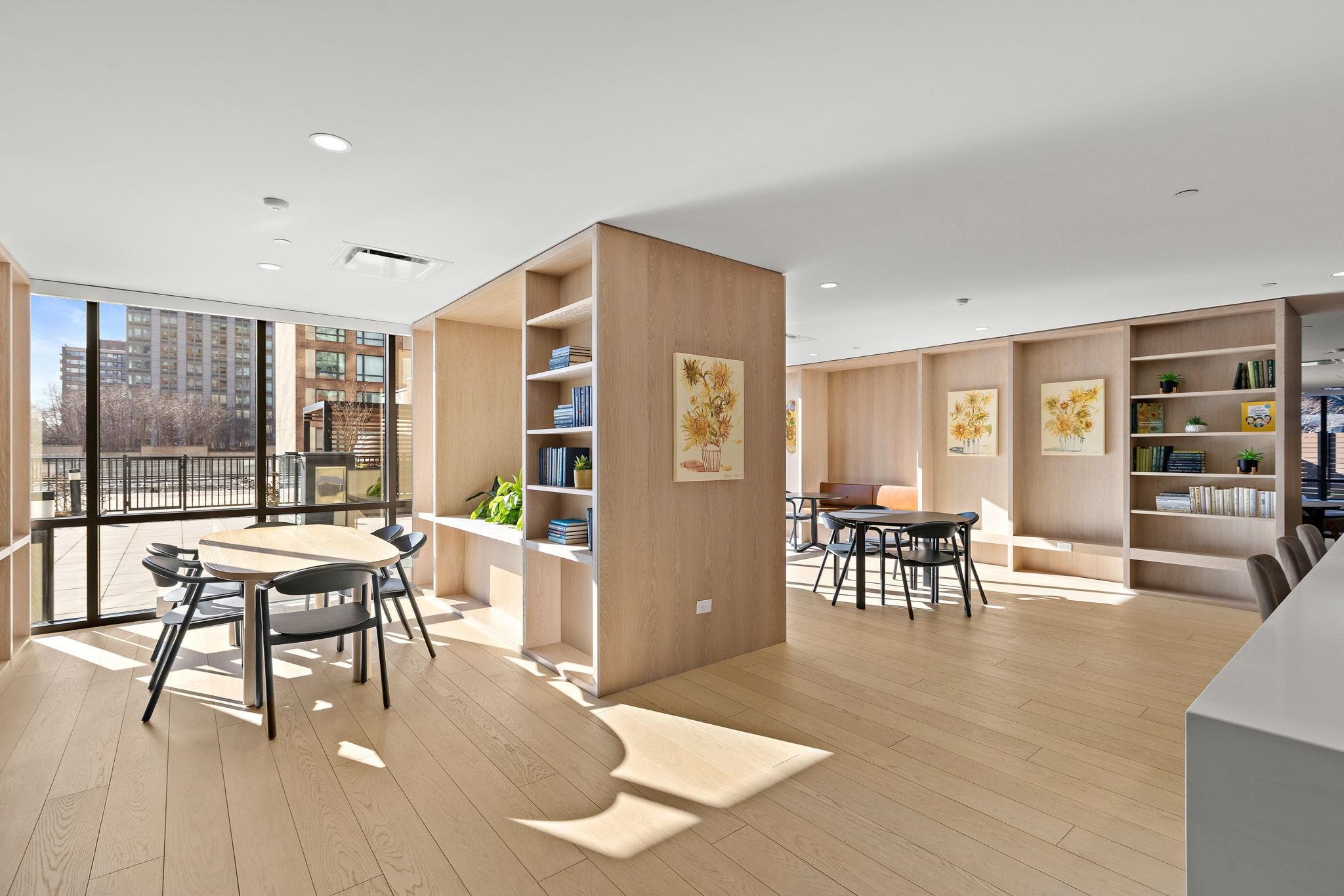 155 BAY ST Unit: 808