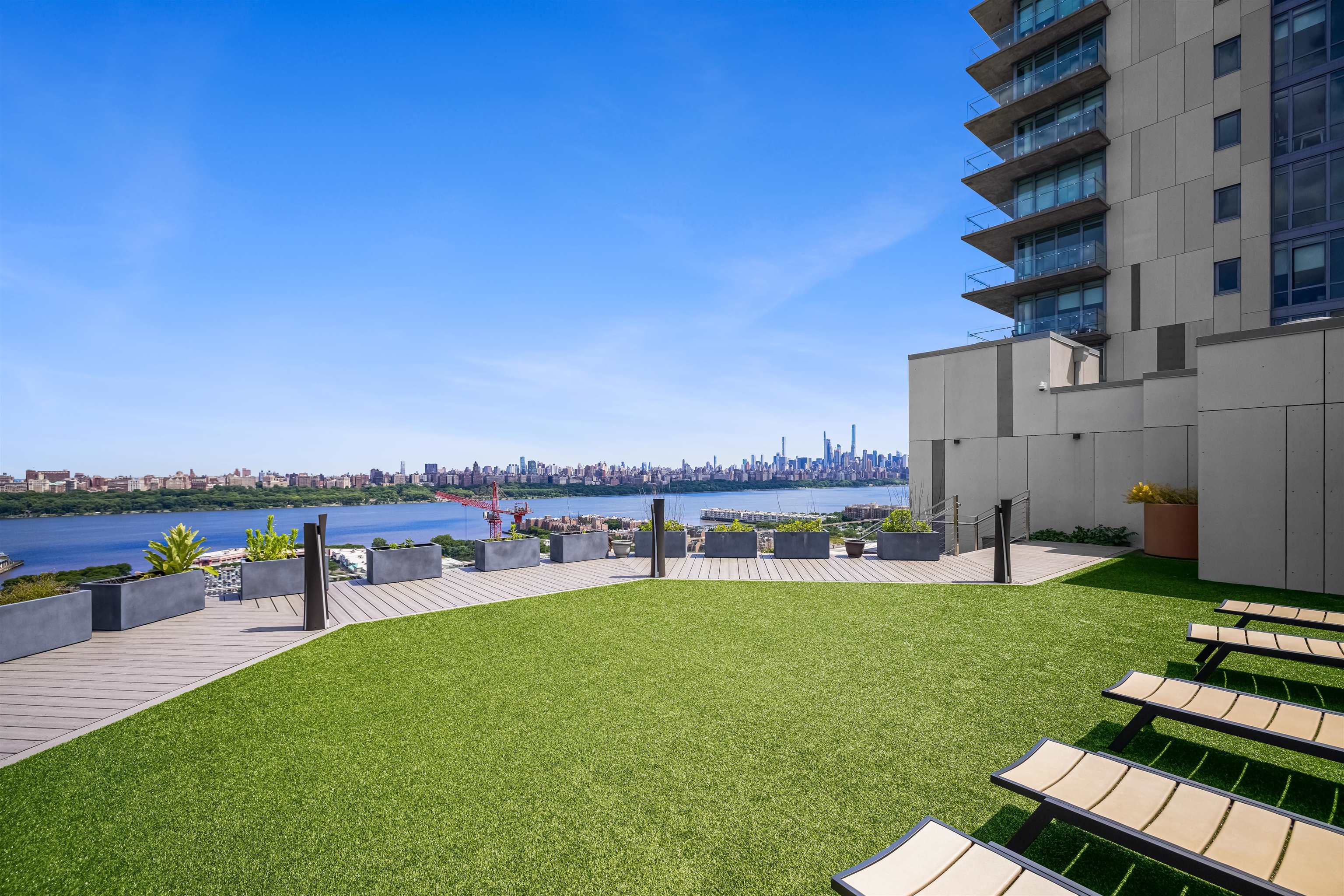 320 ADOLPHUS AVE Unit: 1104