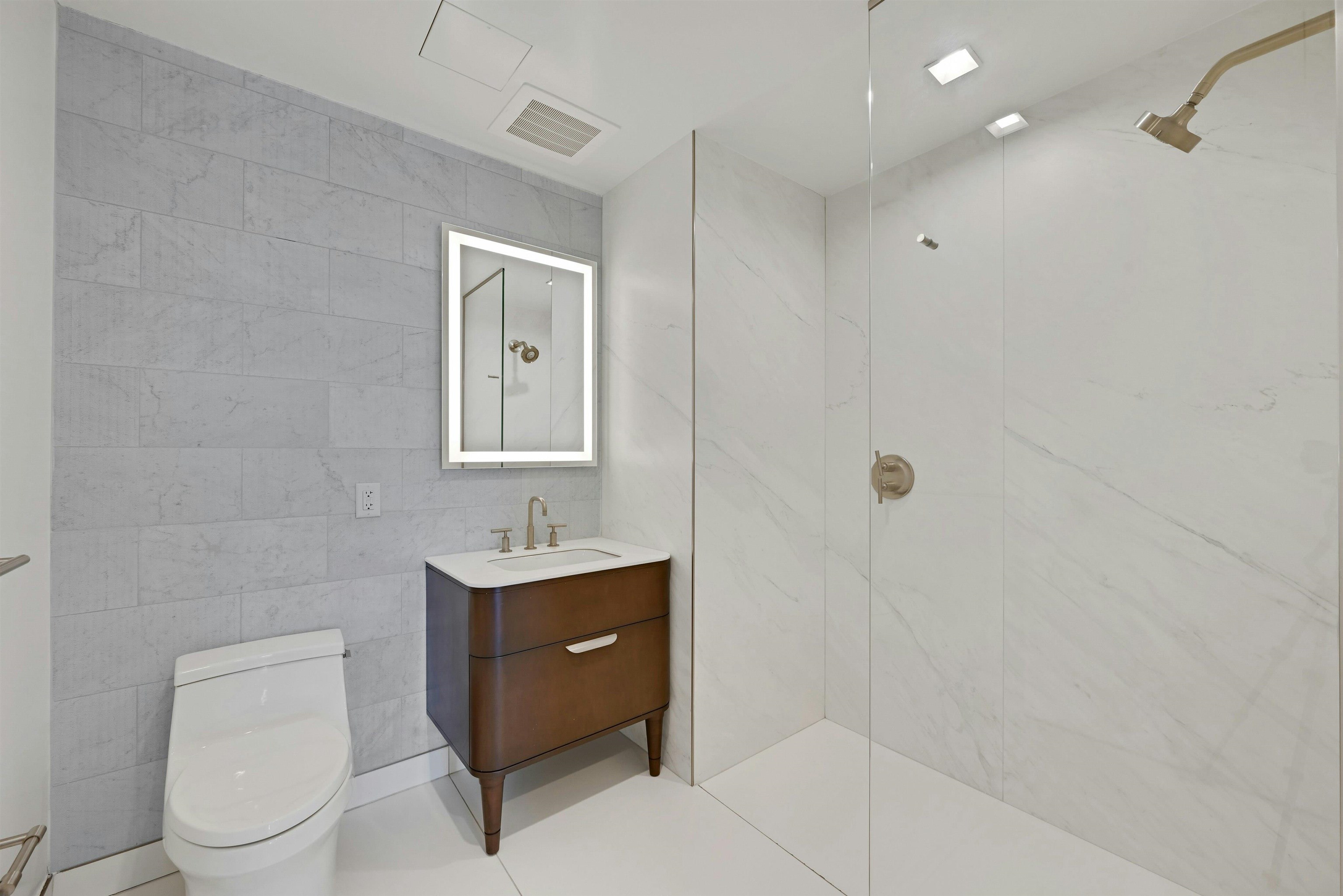 320 ADOLPHUS AVE Unit: 1104