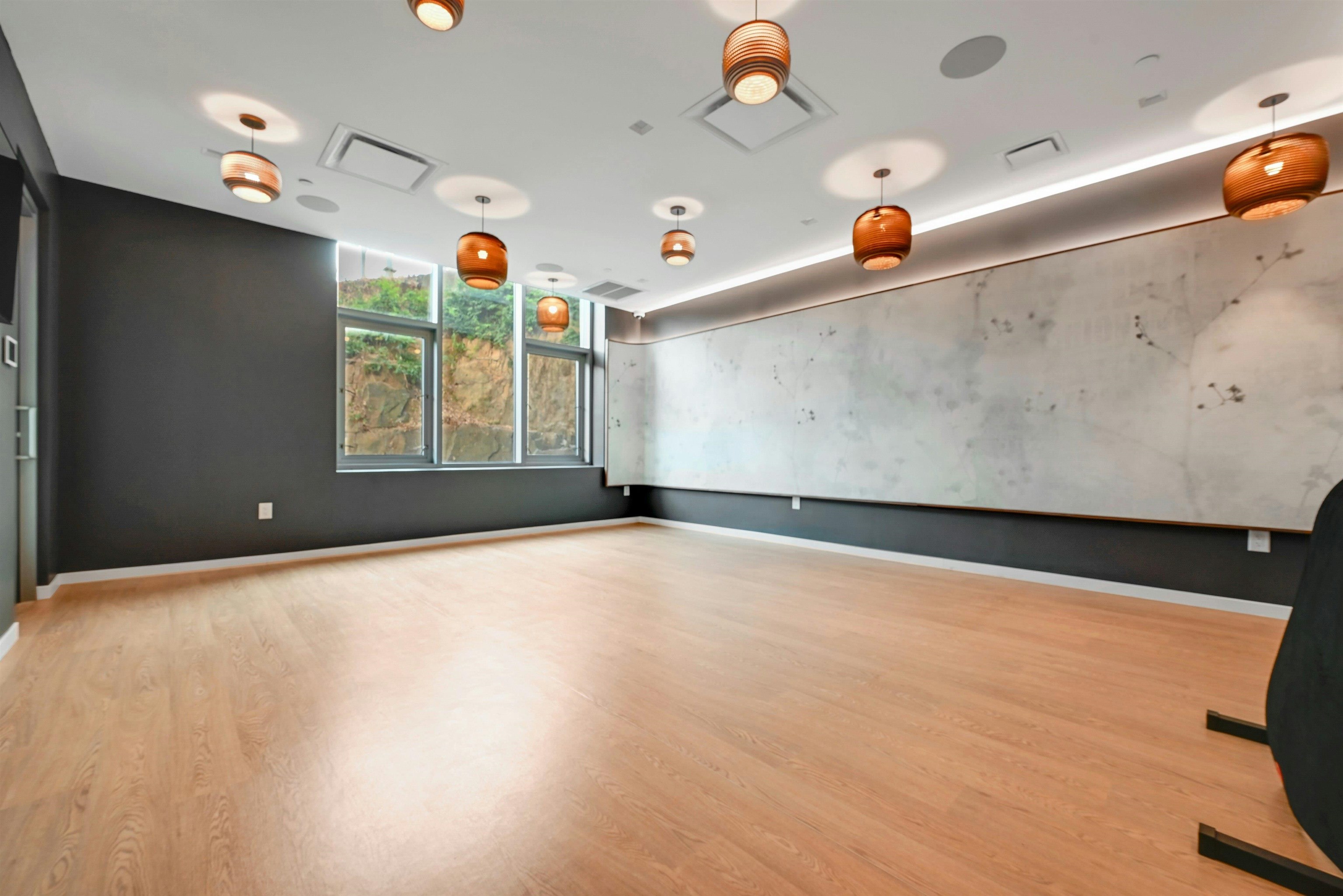 320 ADOLPHUS AVE Unit: 1104
