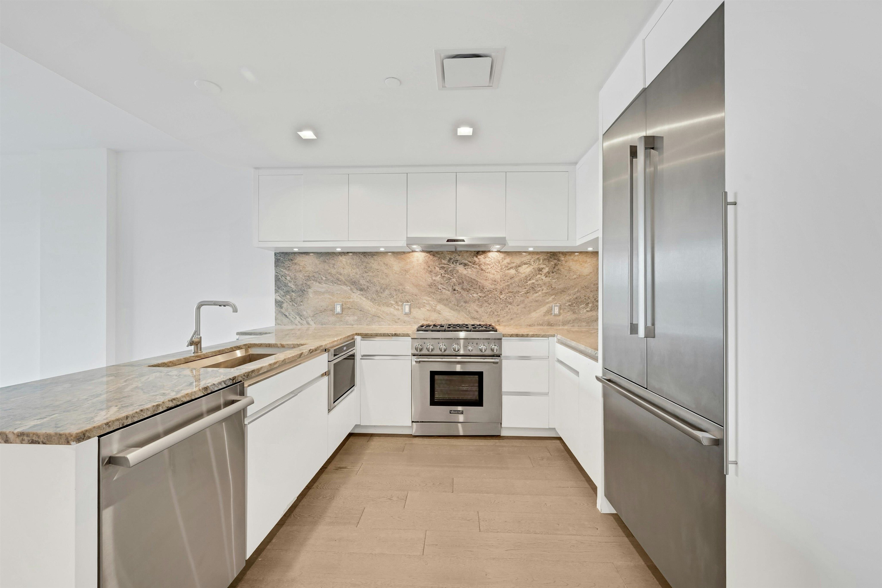 320 ADOLPHUS AVE Unit: 1104