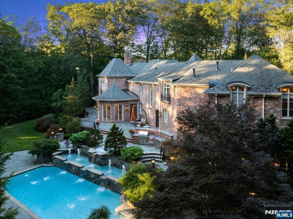 47 Fox Hedge Road