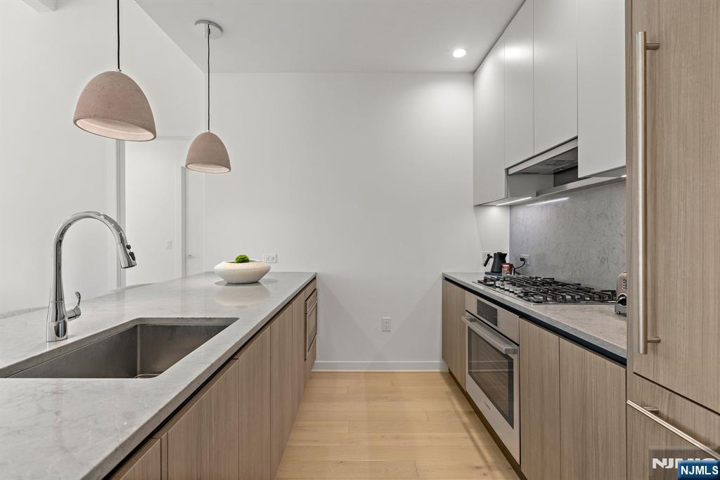 155 Bay Street 808
