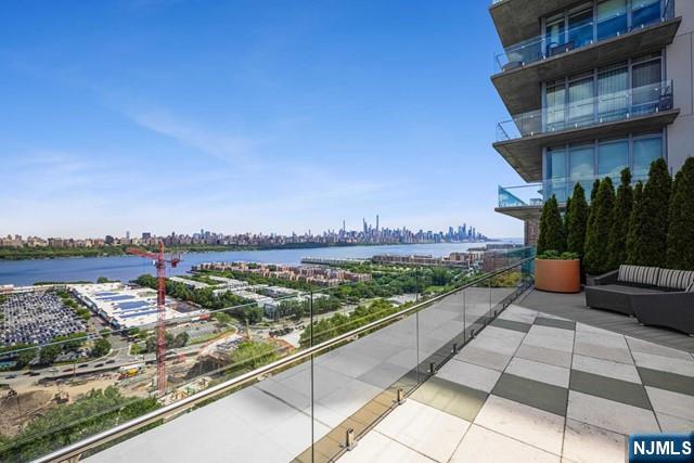 320 Adolphus Avenue 808