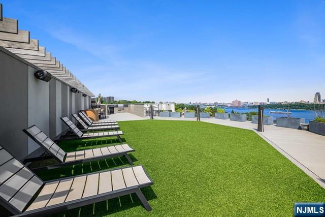 320 Adolphus Avenue 808