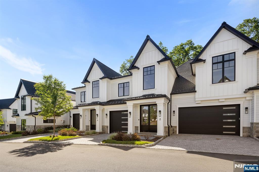 2 Stone Bridge Court