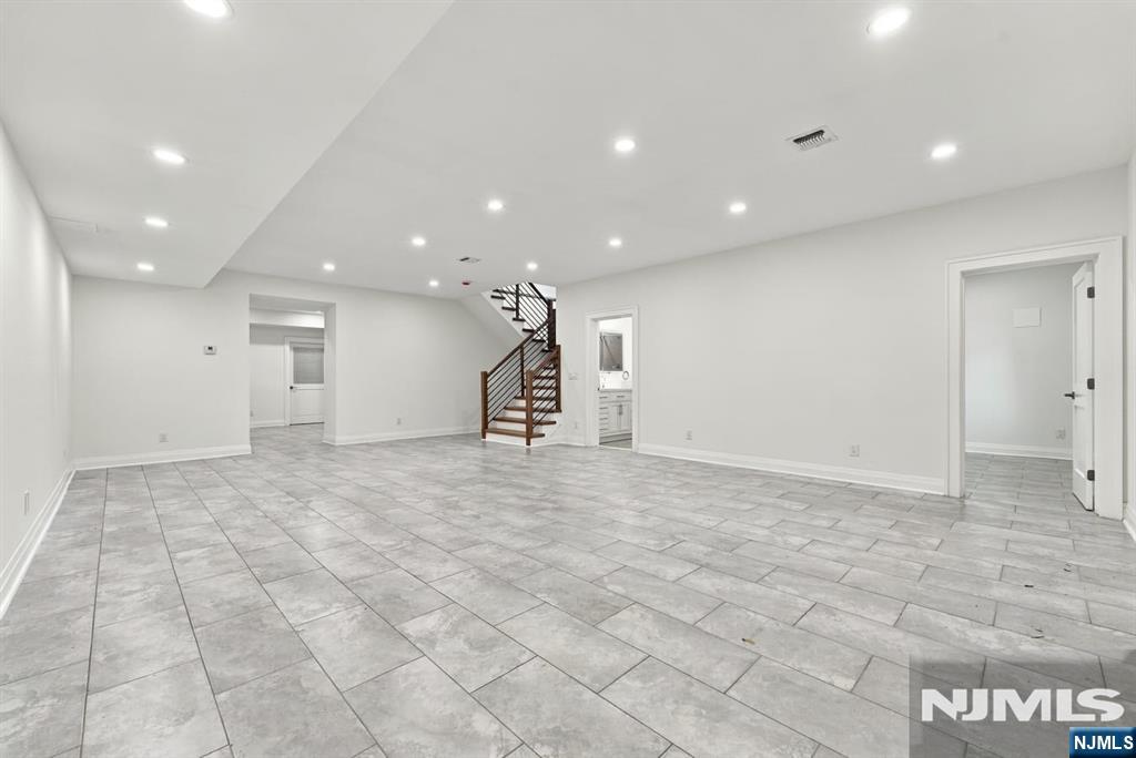 785 Summit Avenue