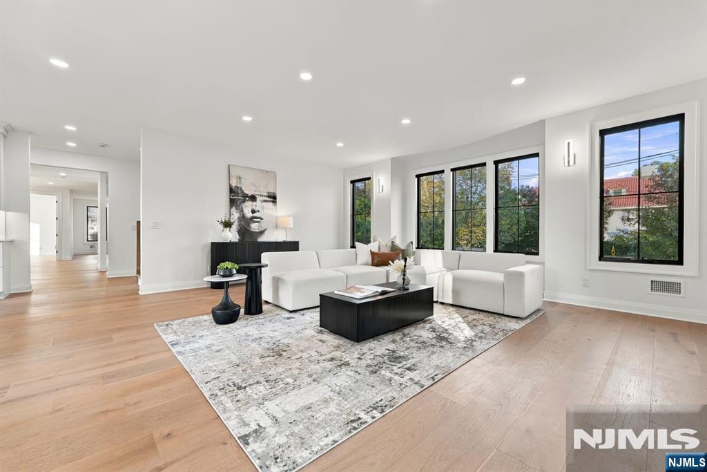 785 Summit Avenue