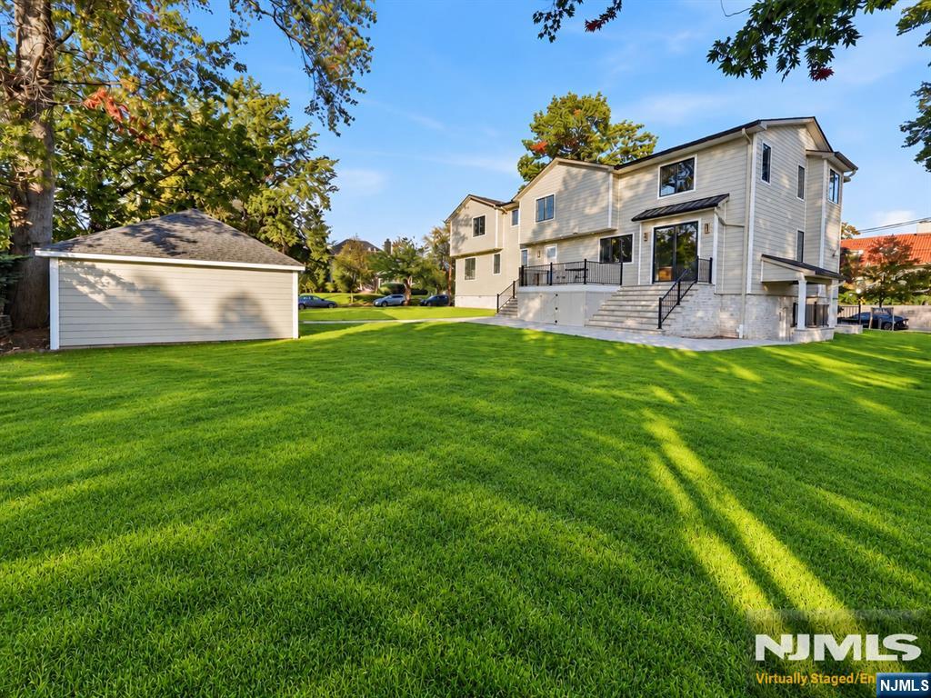 785 Summit Avenue