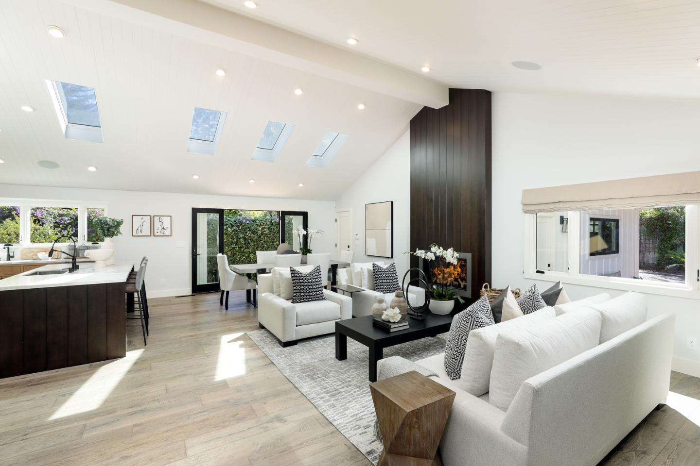 1289 Woodland AVE