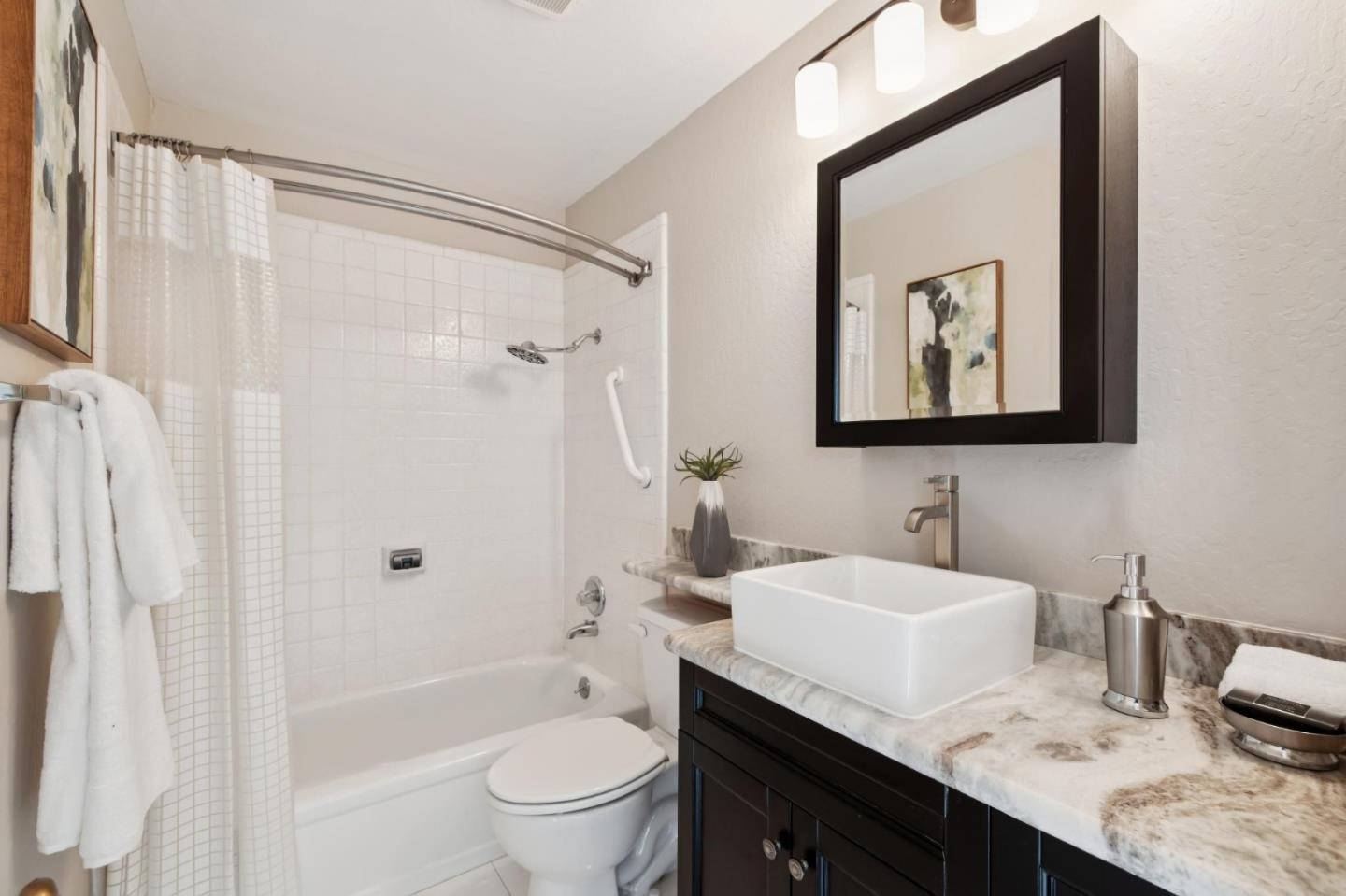 18 Cape Hatteras Court