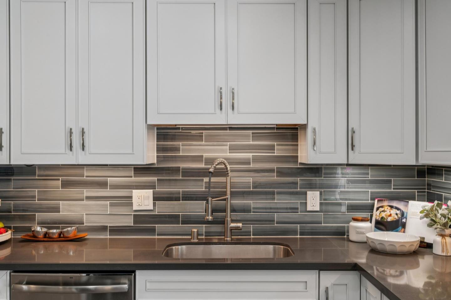 2825 Washington Avenue