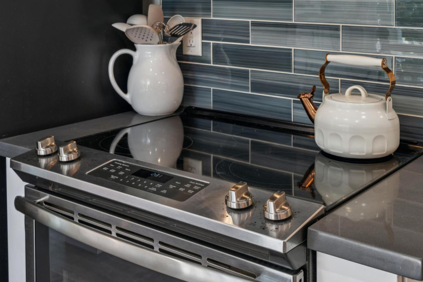 2825 Washington Avenue