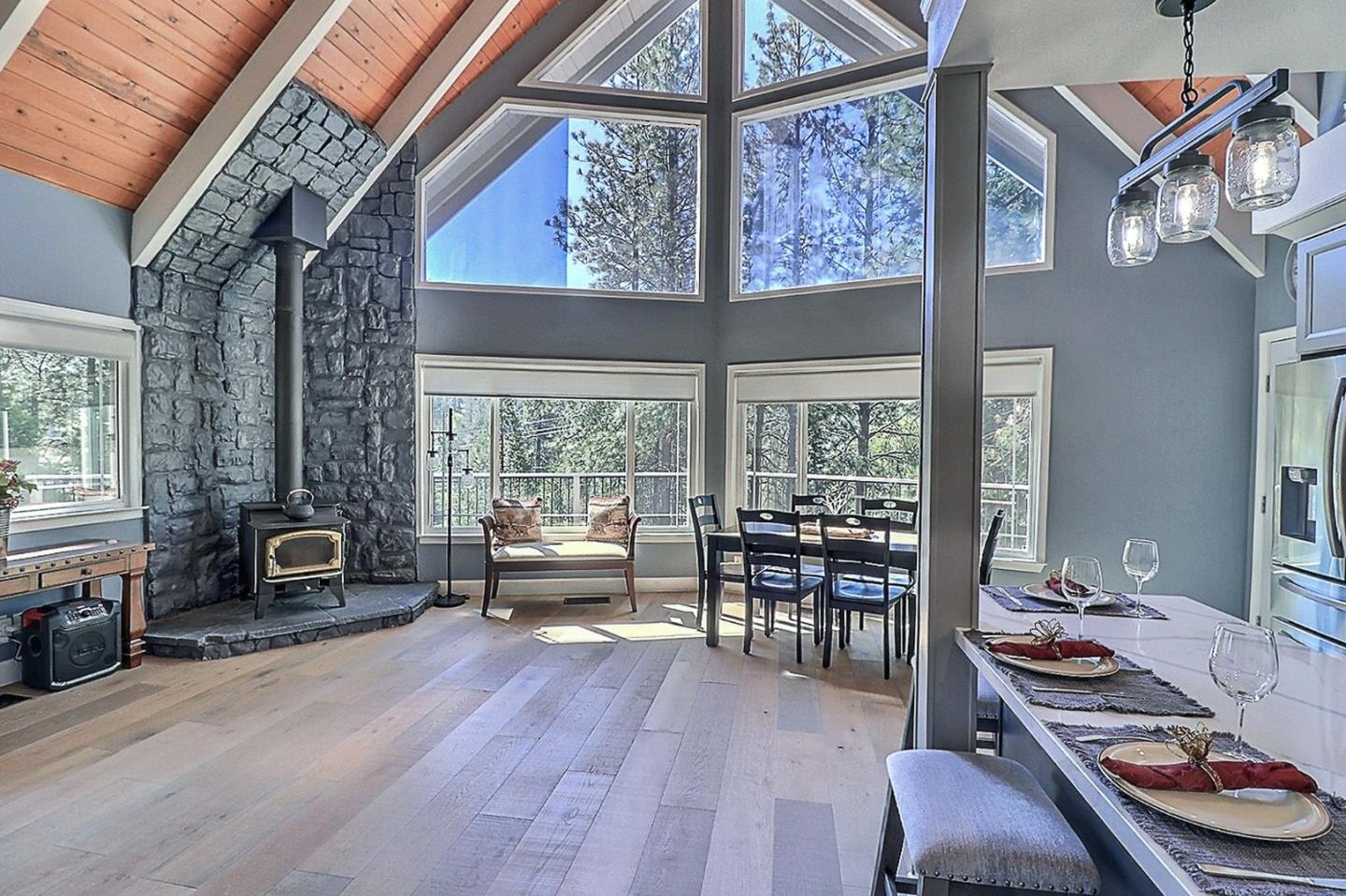 20135 Pine Mountain Drive