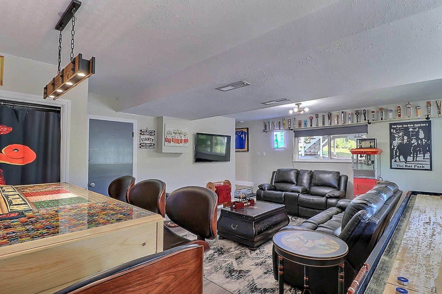 20135 Pine Mountain Drive