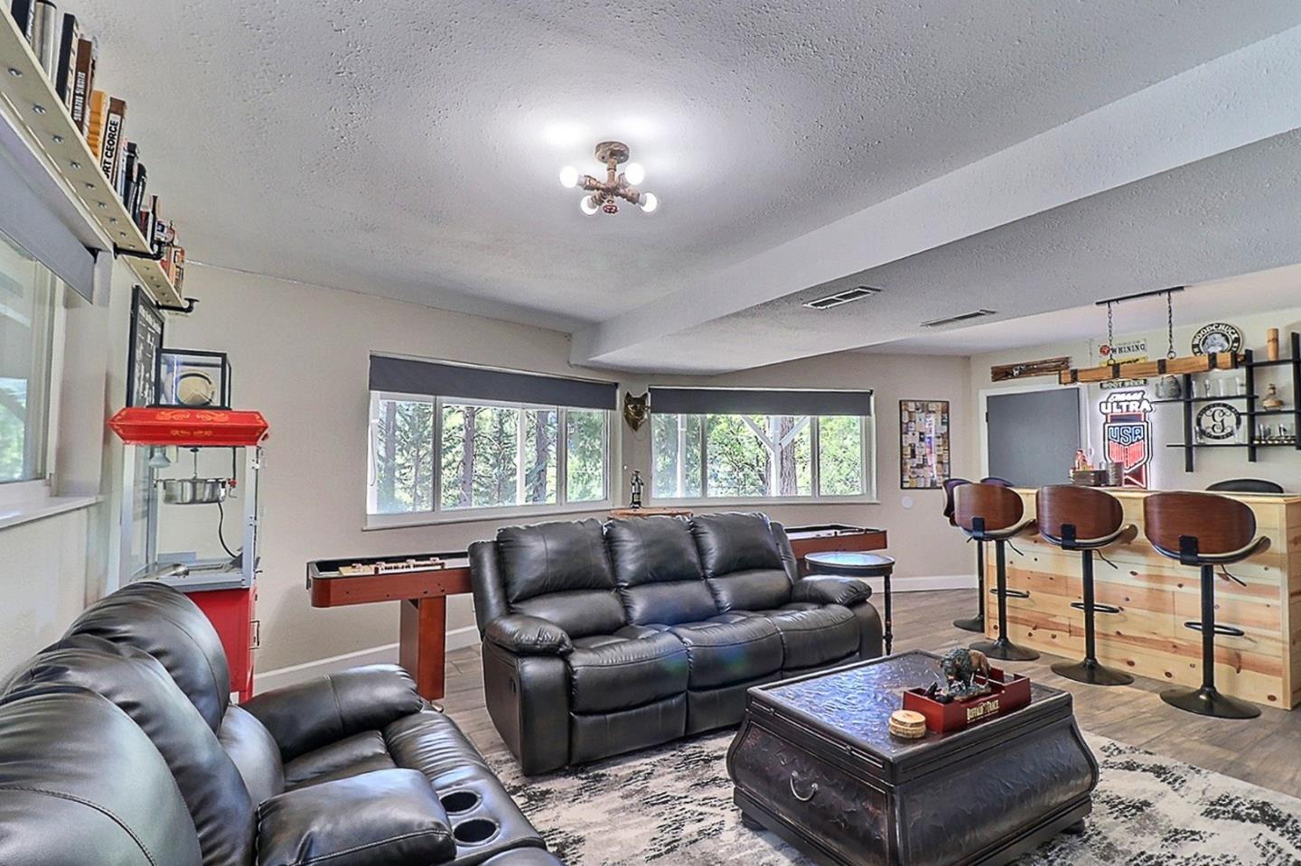 20135 Pine Mountain Drive