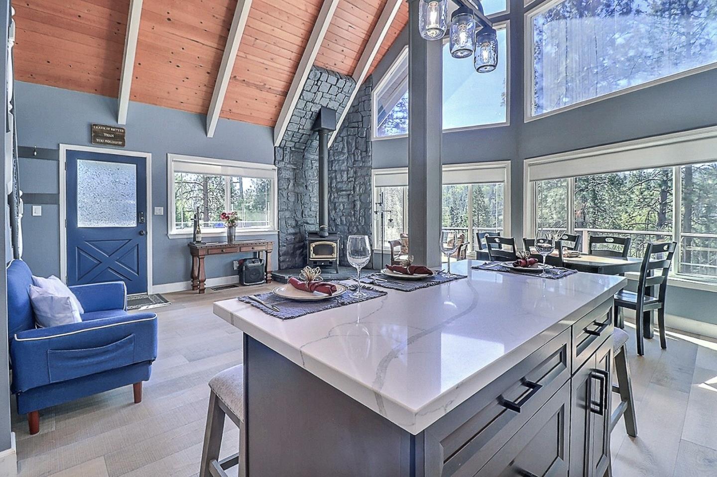 20135 Pine Mountain Drive
