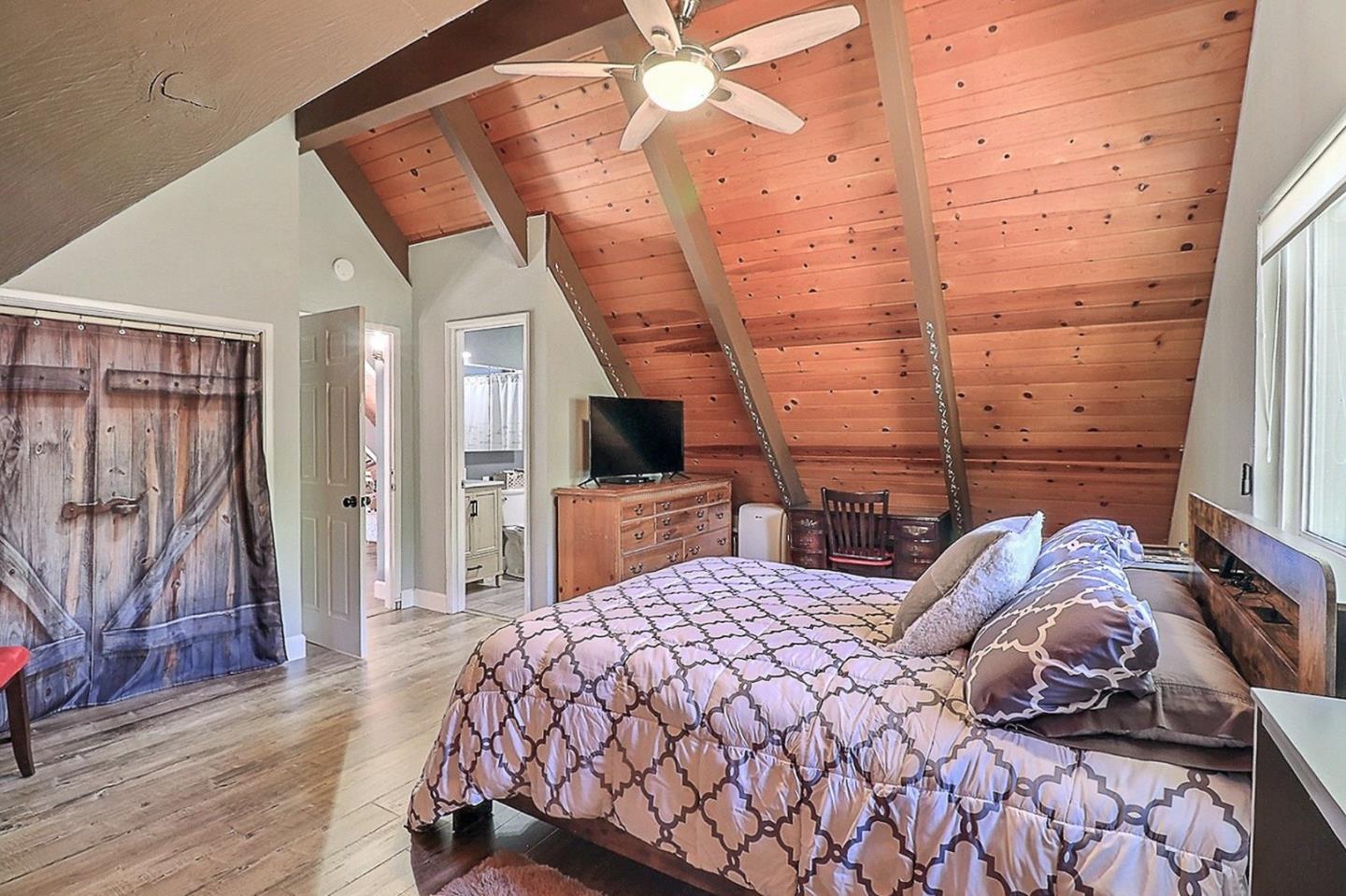 20135 Pine Mountain Drive