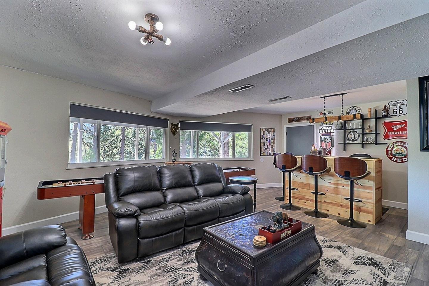 20135 Pine Mountain Drive