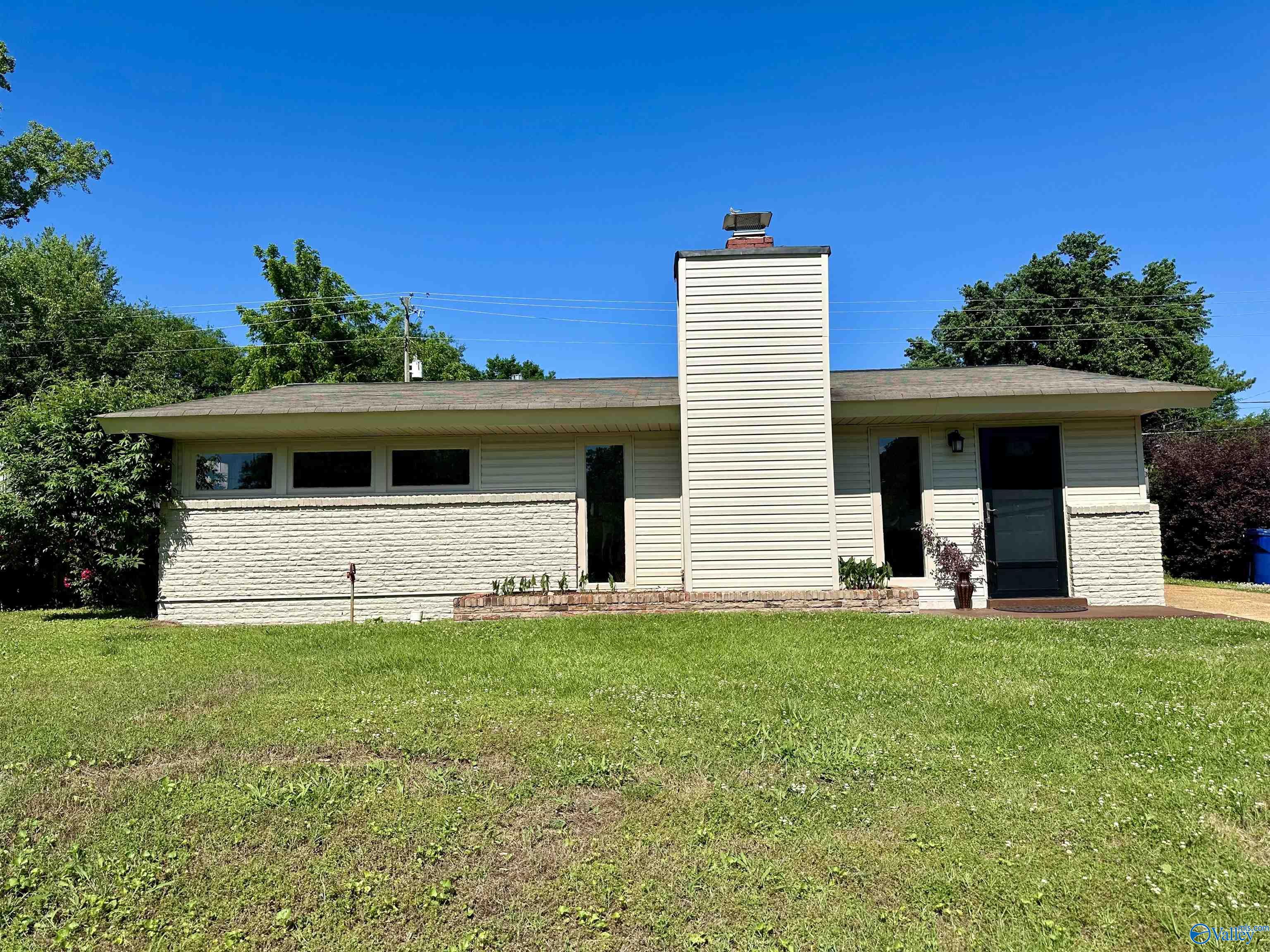 3004 Hillsboro Road SW