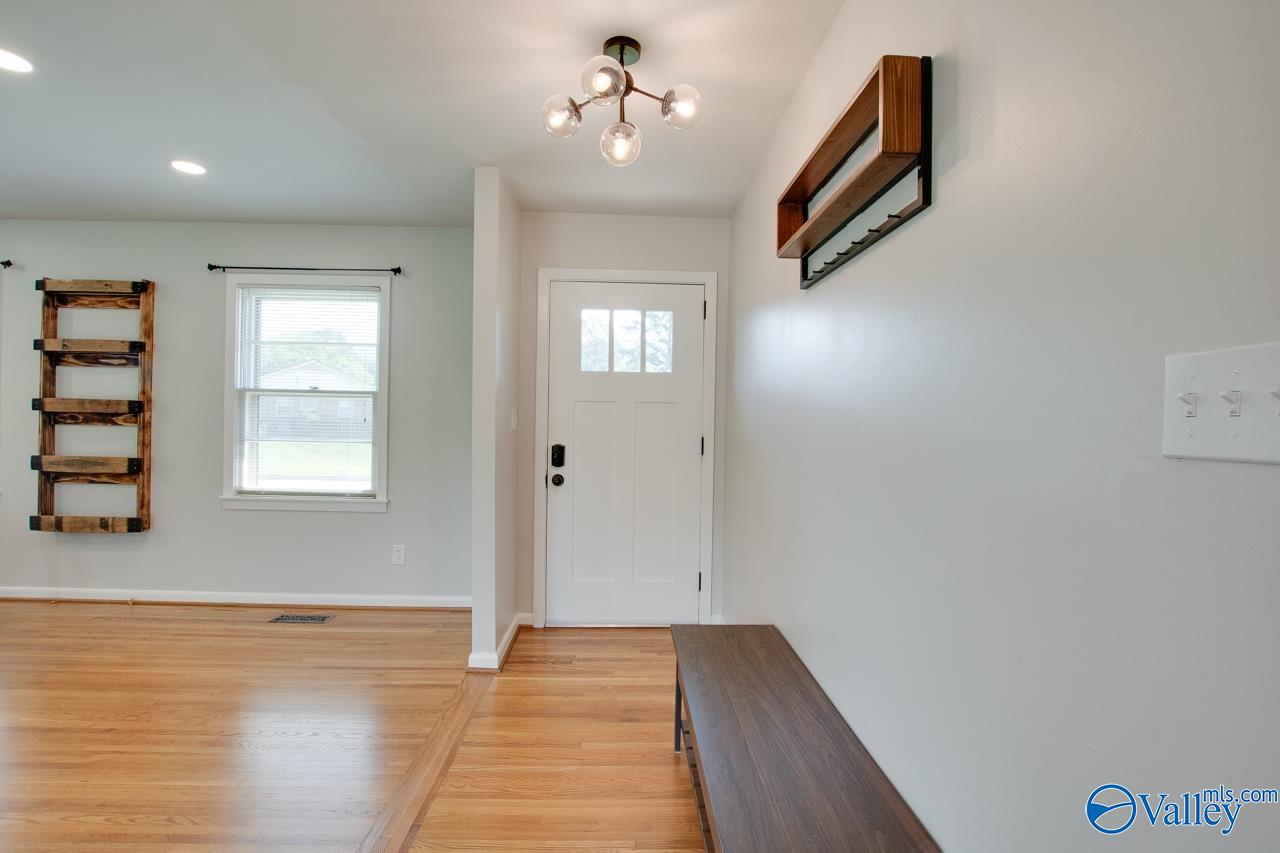 815 SE Mira Vista Drive SE