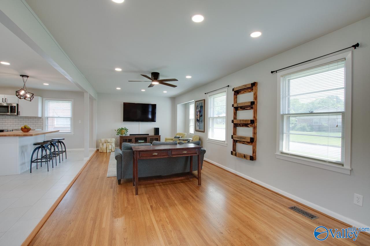 815 SE Mira Vista Drive SE
