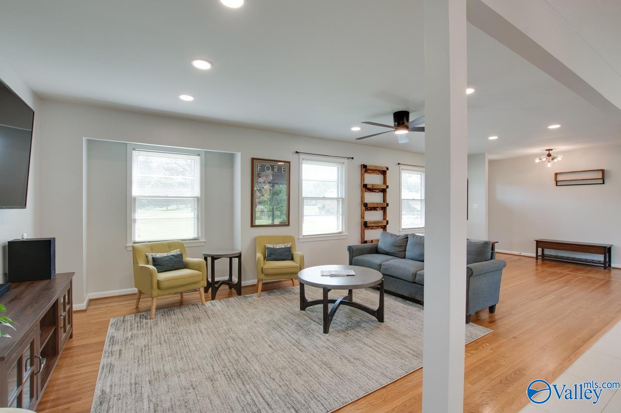 815 SE Mira Vista Drive SE