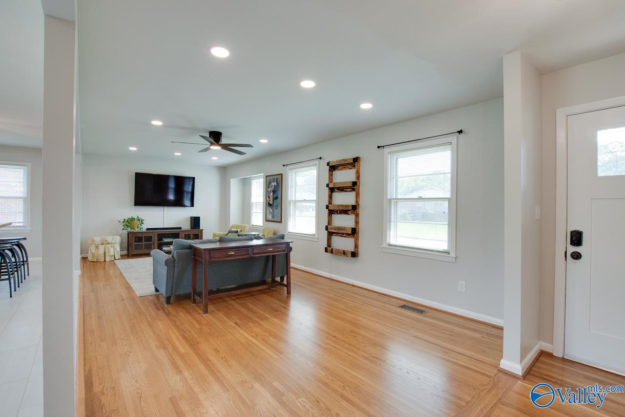 815 SE Mira Vista Drive SE