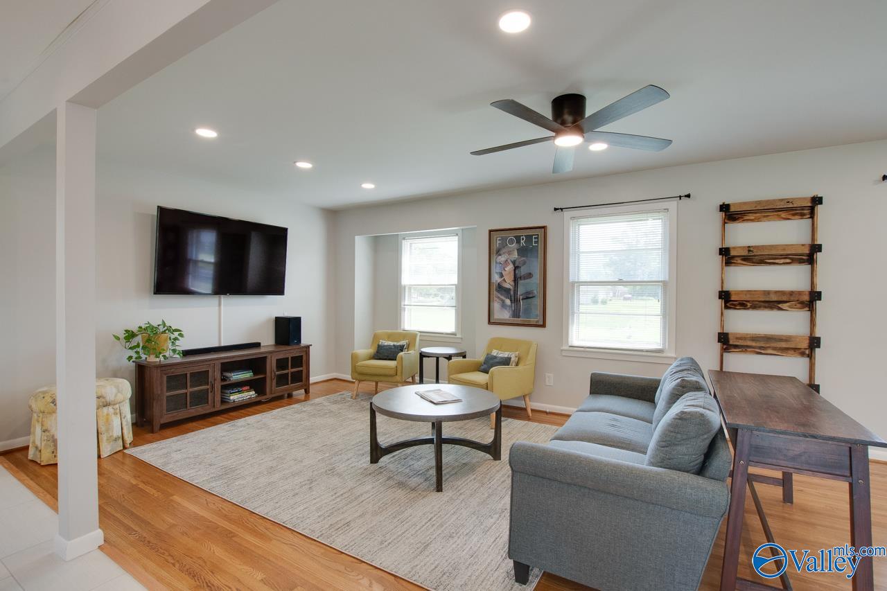 815 SE Mira Vista Drive SE