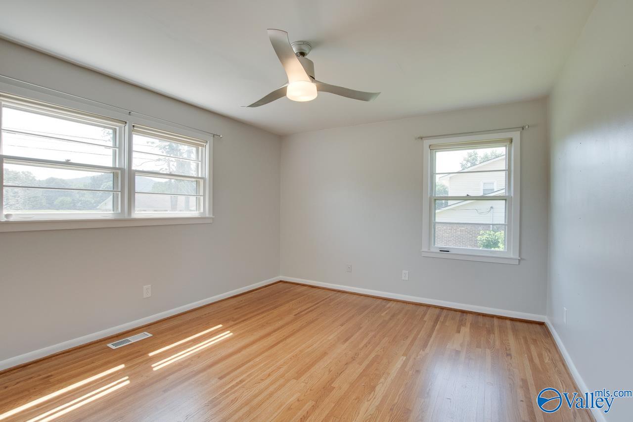 815 SE Mira Vista Drive SE