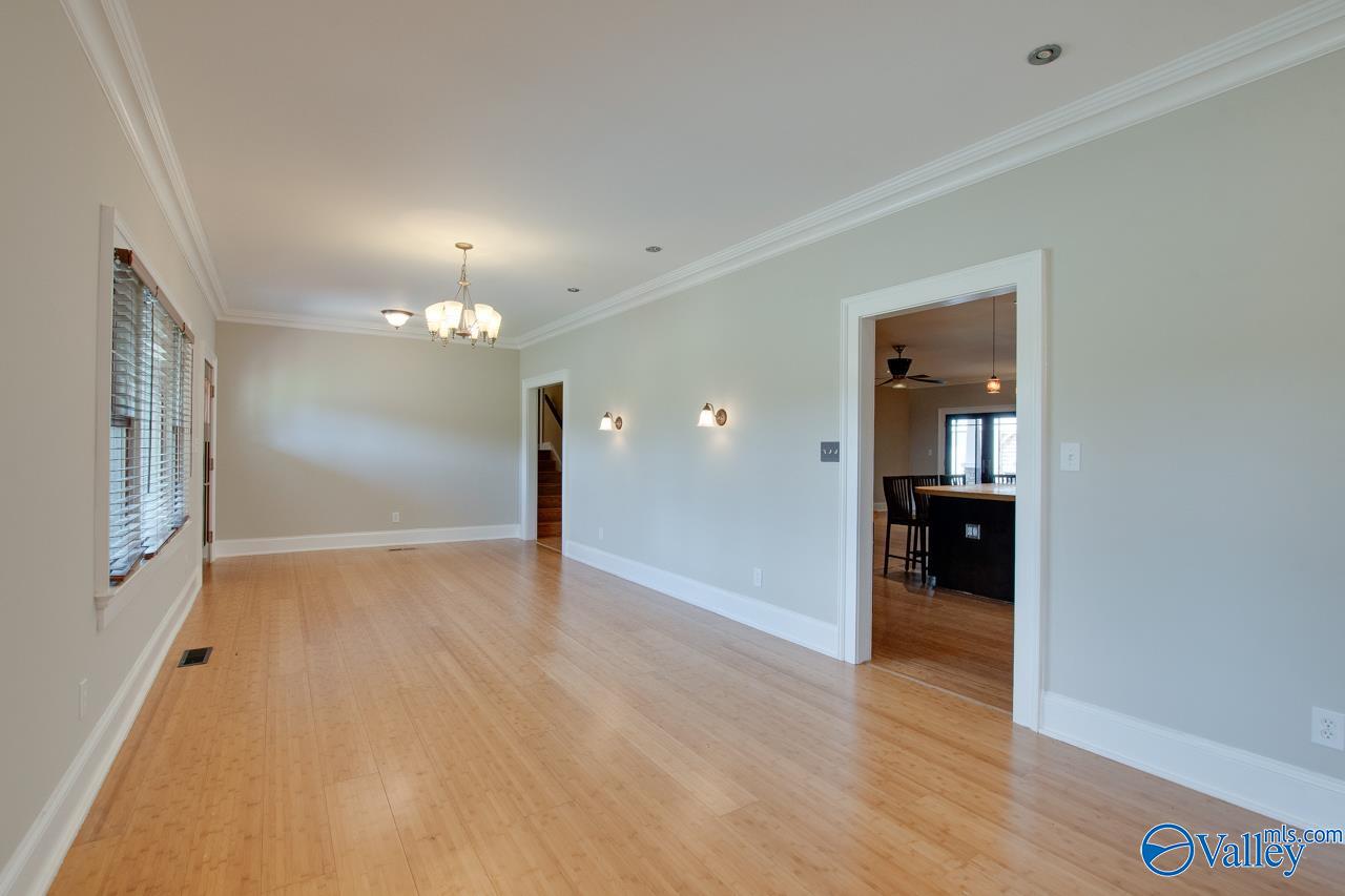 819 Mira Vista Drive SE