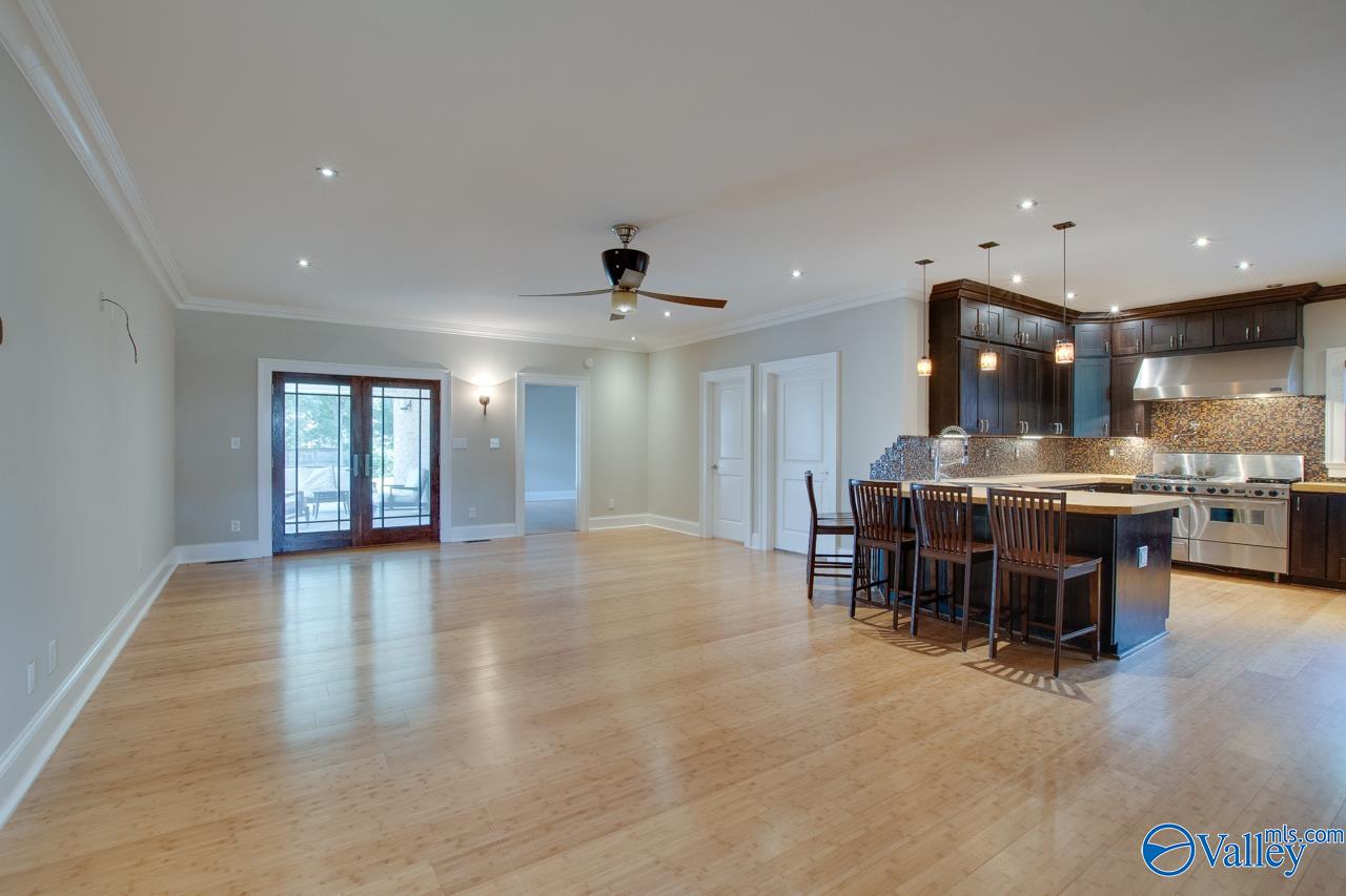 819 Mira Vista Drive SE