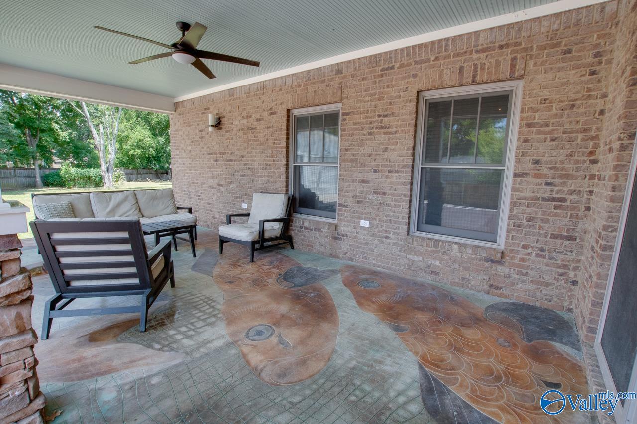 819 Mira Vista Drive SE