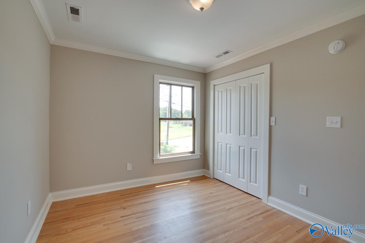 819 Mira Vista Drive SE