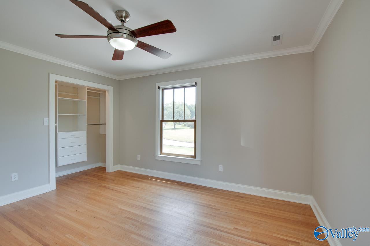 819 Mira Vista Drive SE
