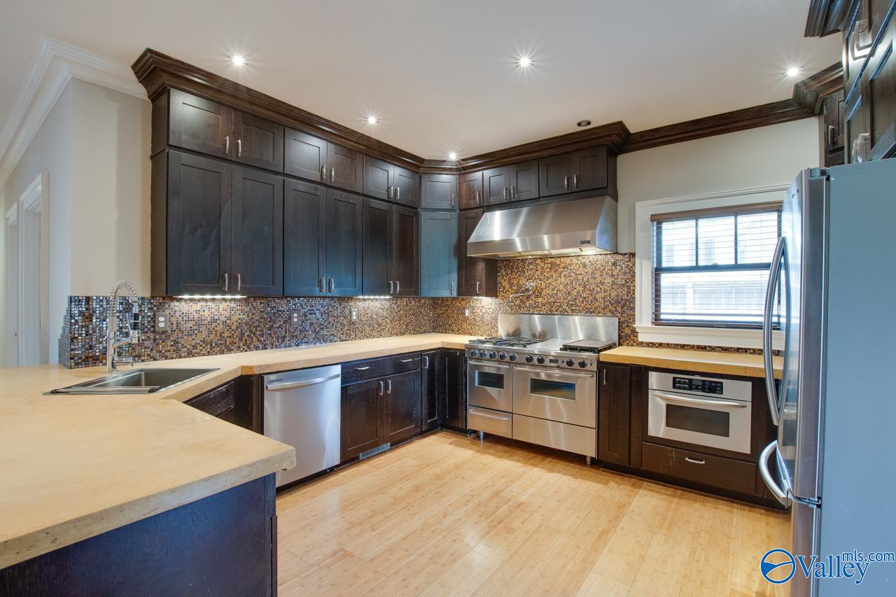 819 Mira Vista Drive SE