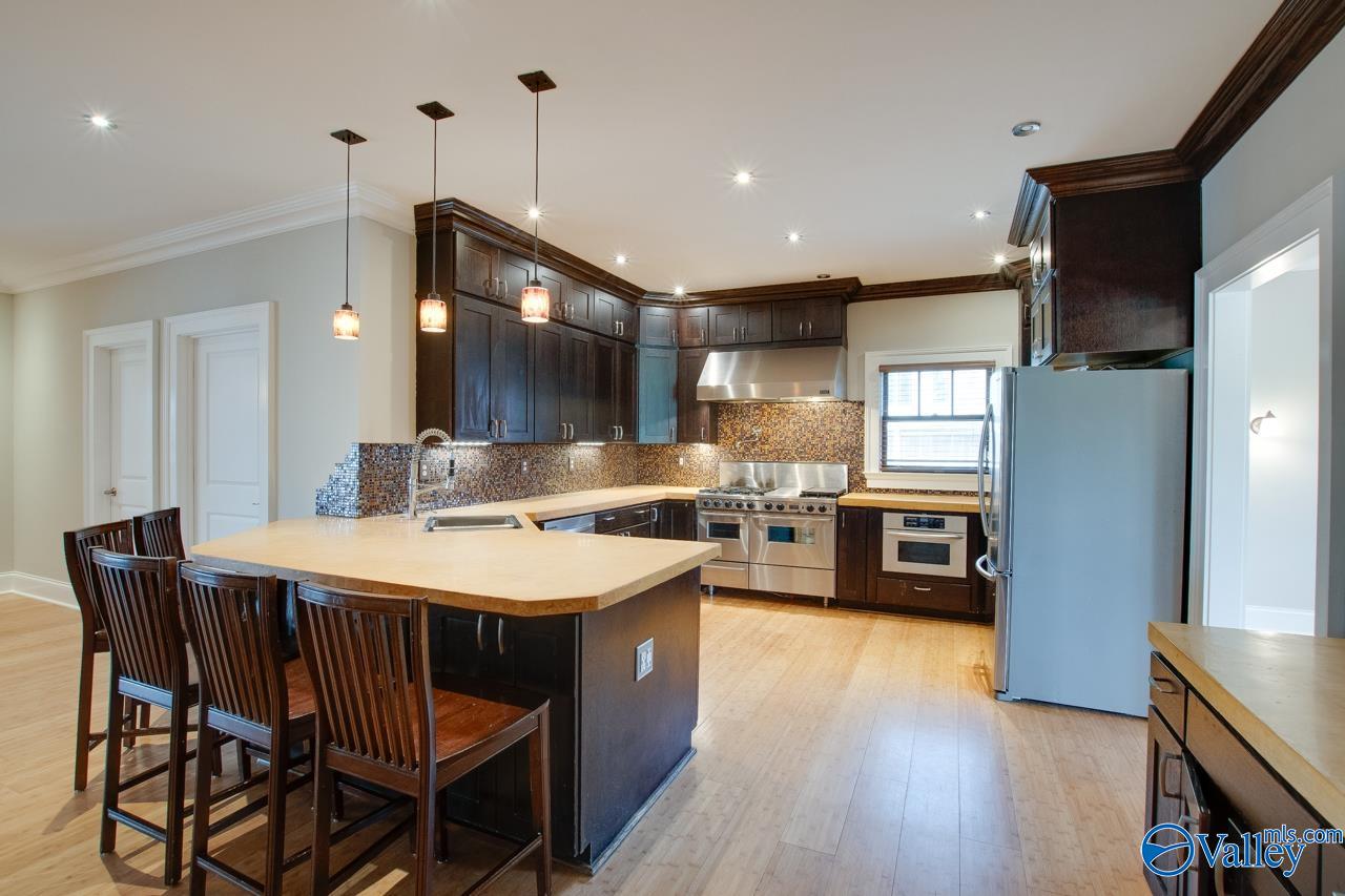 819 Mira Vista Drive SE