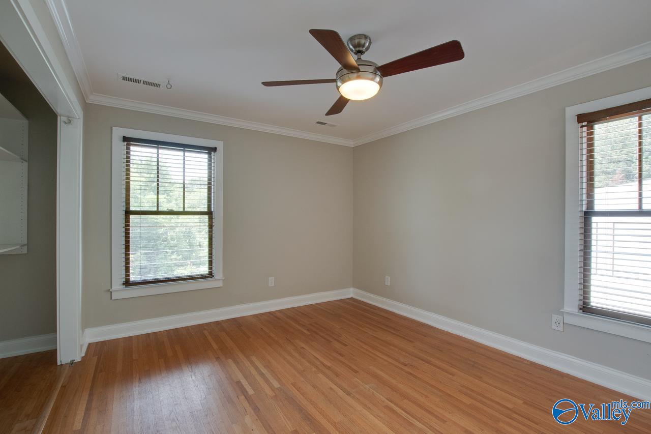 819 Mira Vista Drive SE