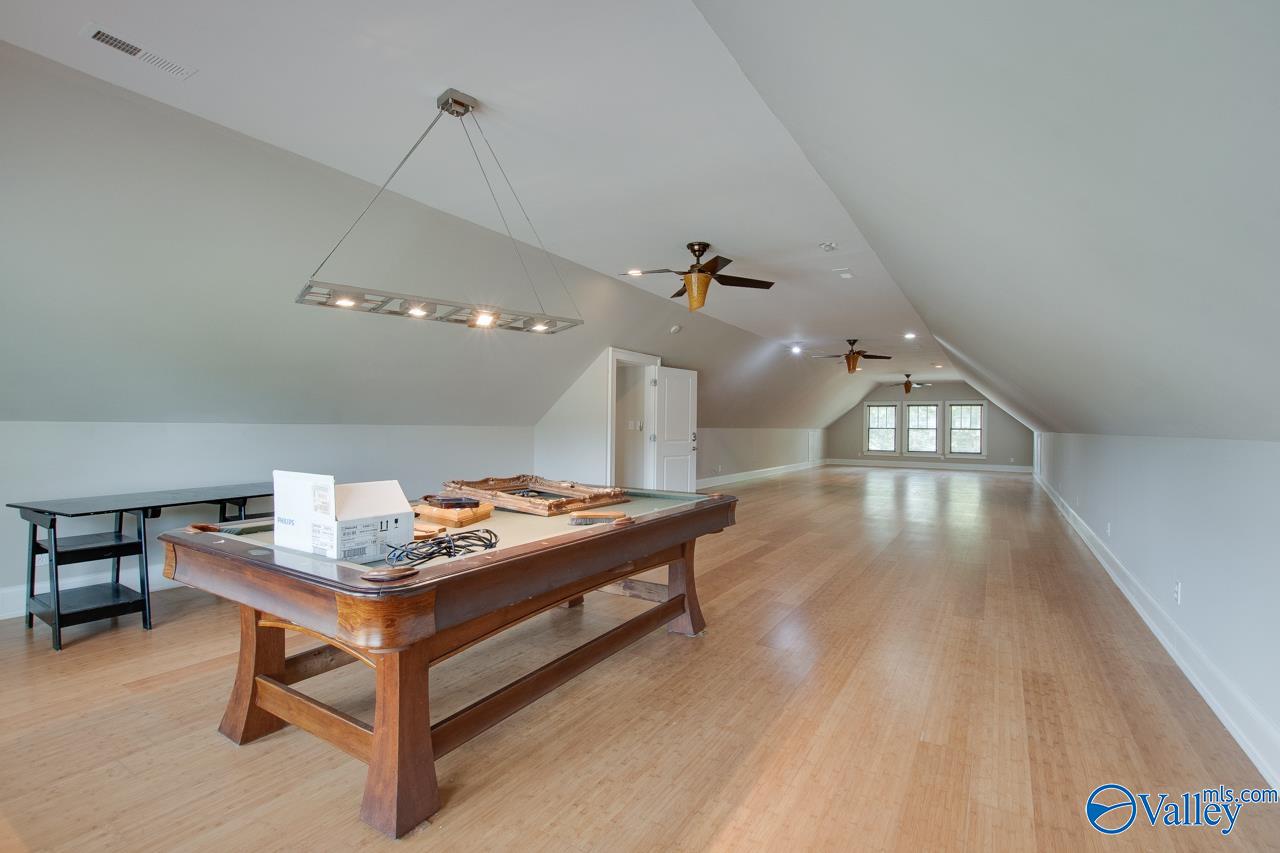819 Mira Vista Drive SE