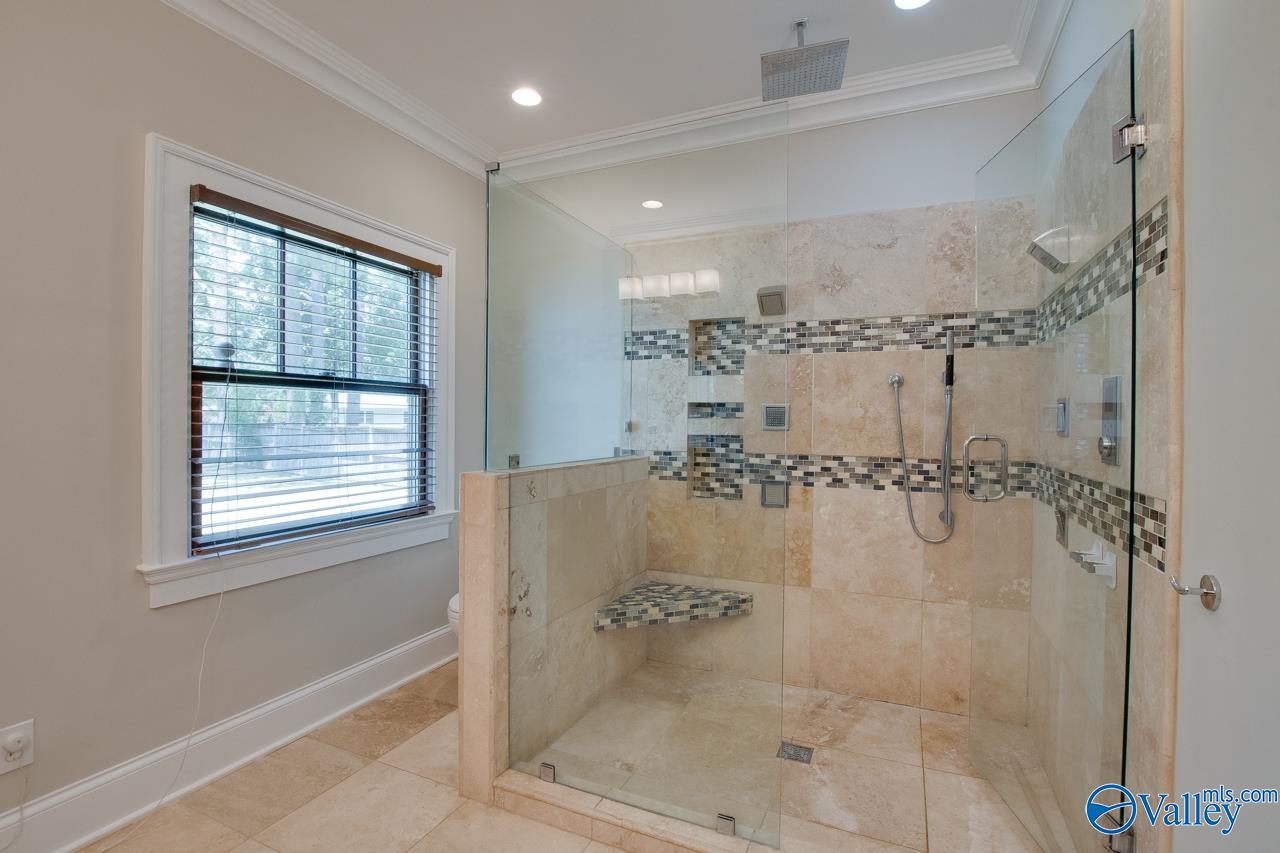 819 Mira Vista Drive SE