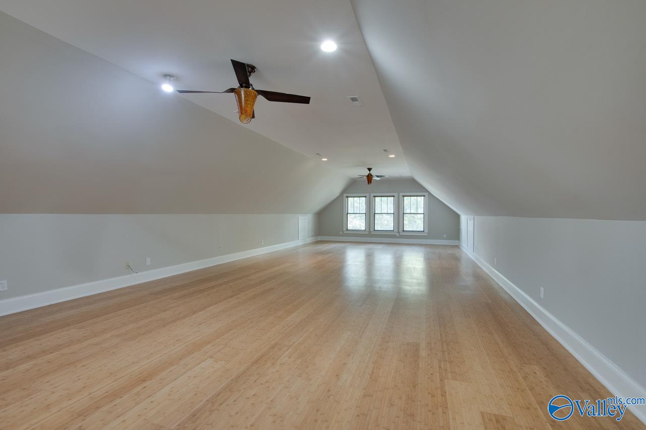 819 Mira Vista Drive SE