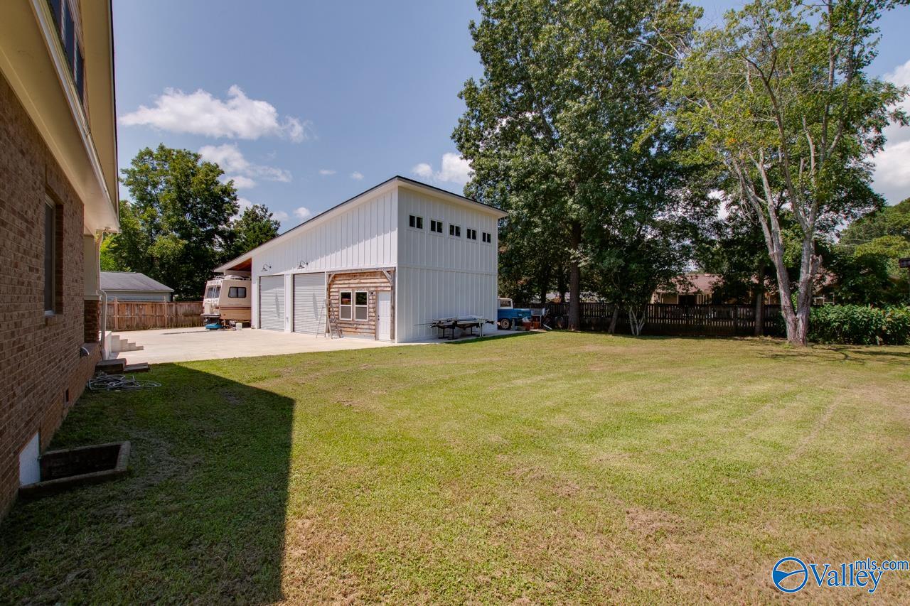 819 Mira Vista Drive SE