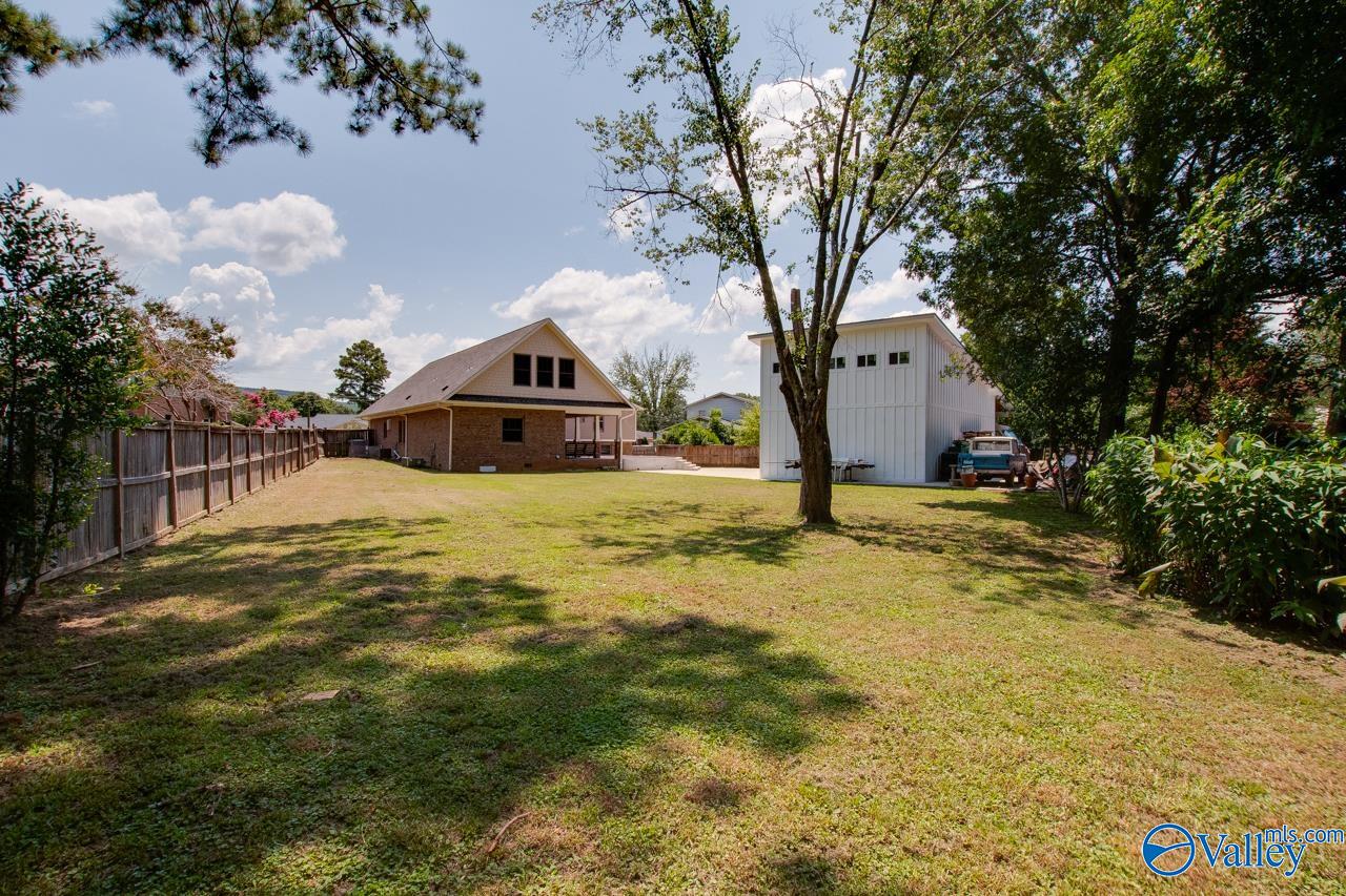 819 Mira Vista Drive SE