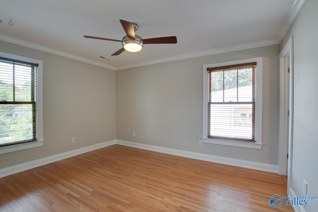 819 Mira Vista Drive SE
