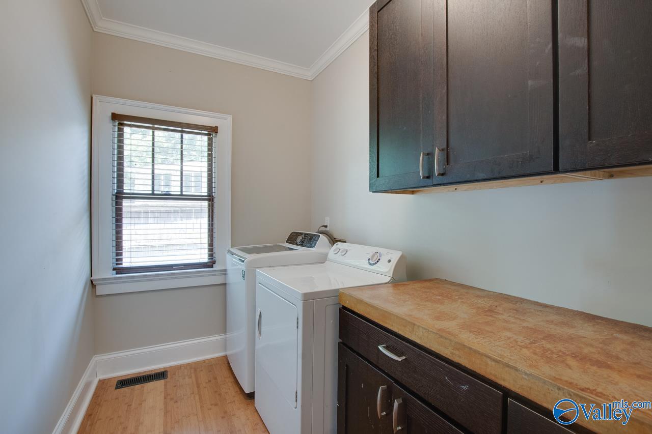 819 Mira Vista Drive SE