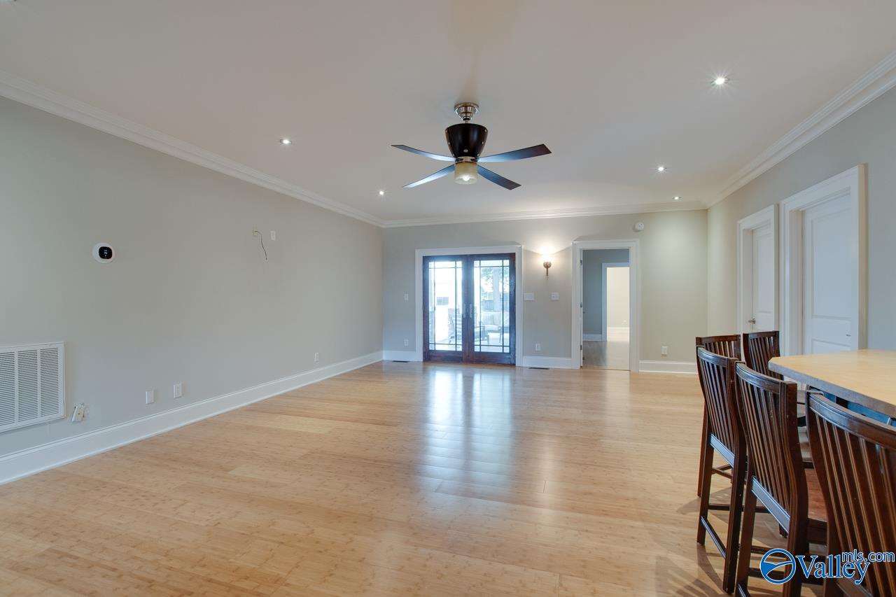 819 Mira Vista Drive SE
