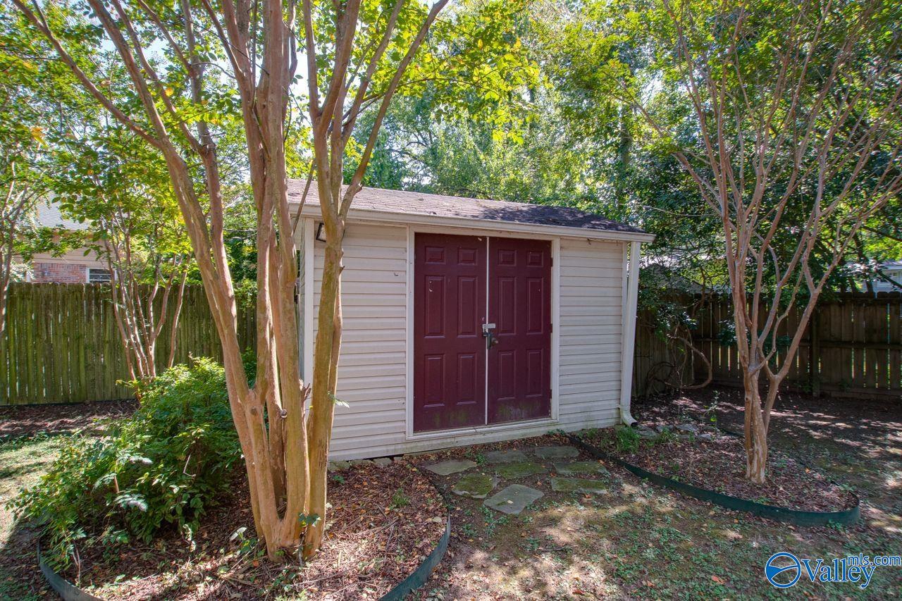 1003 Peck Road NE