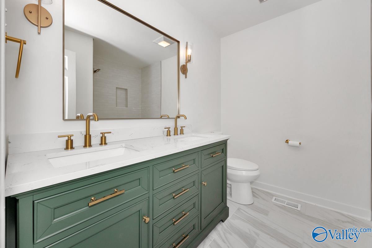 1005 Brook Ridge Circle