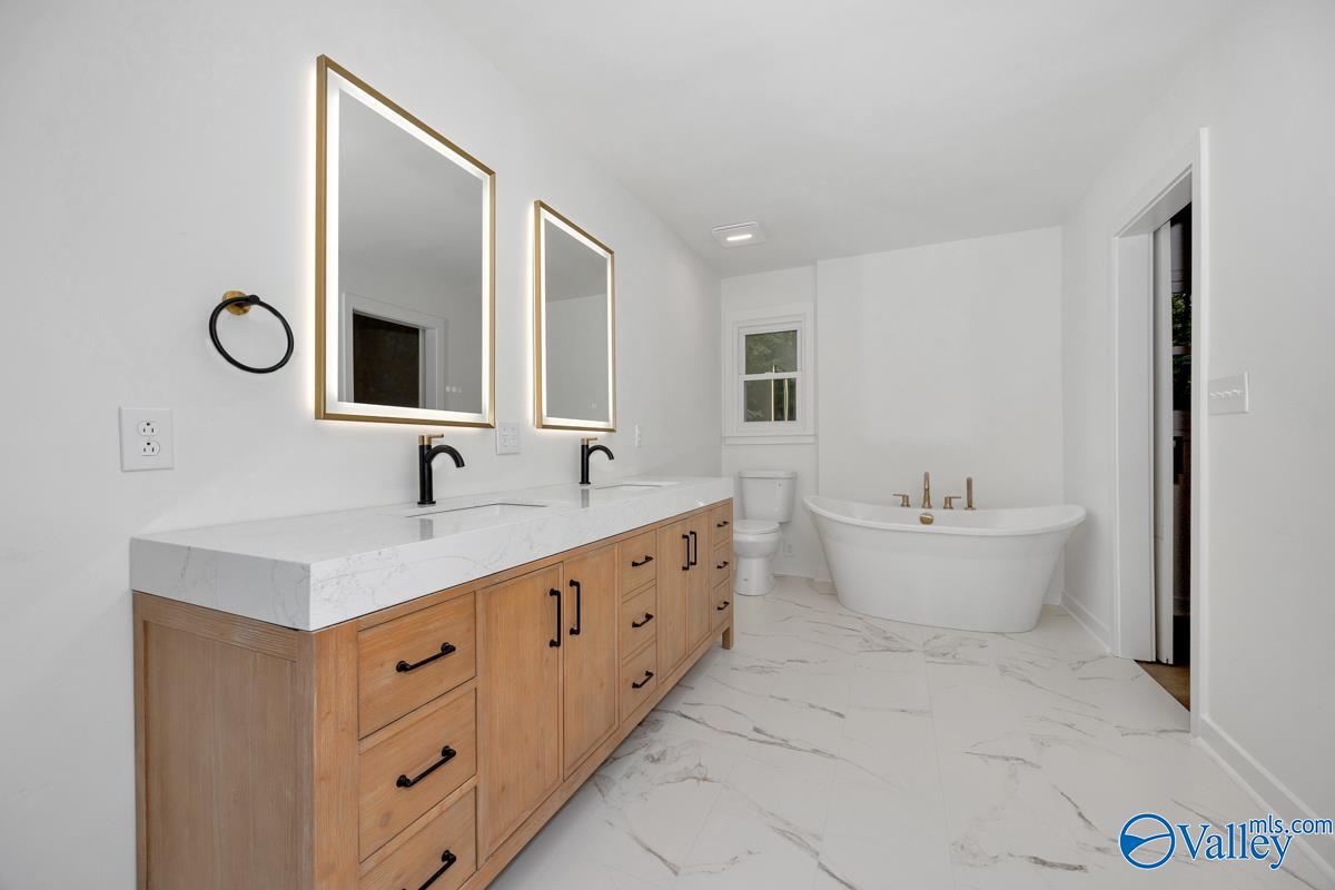 1005 Brook Ridge Circle