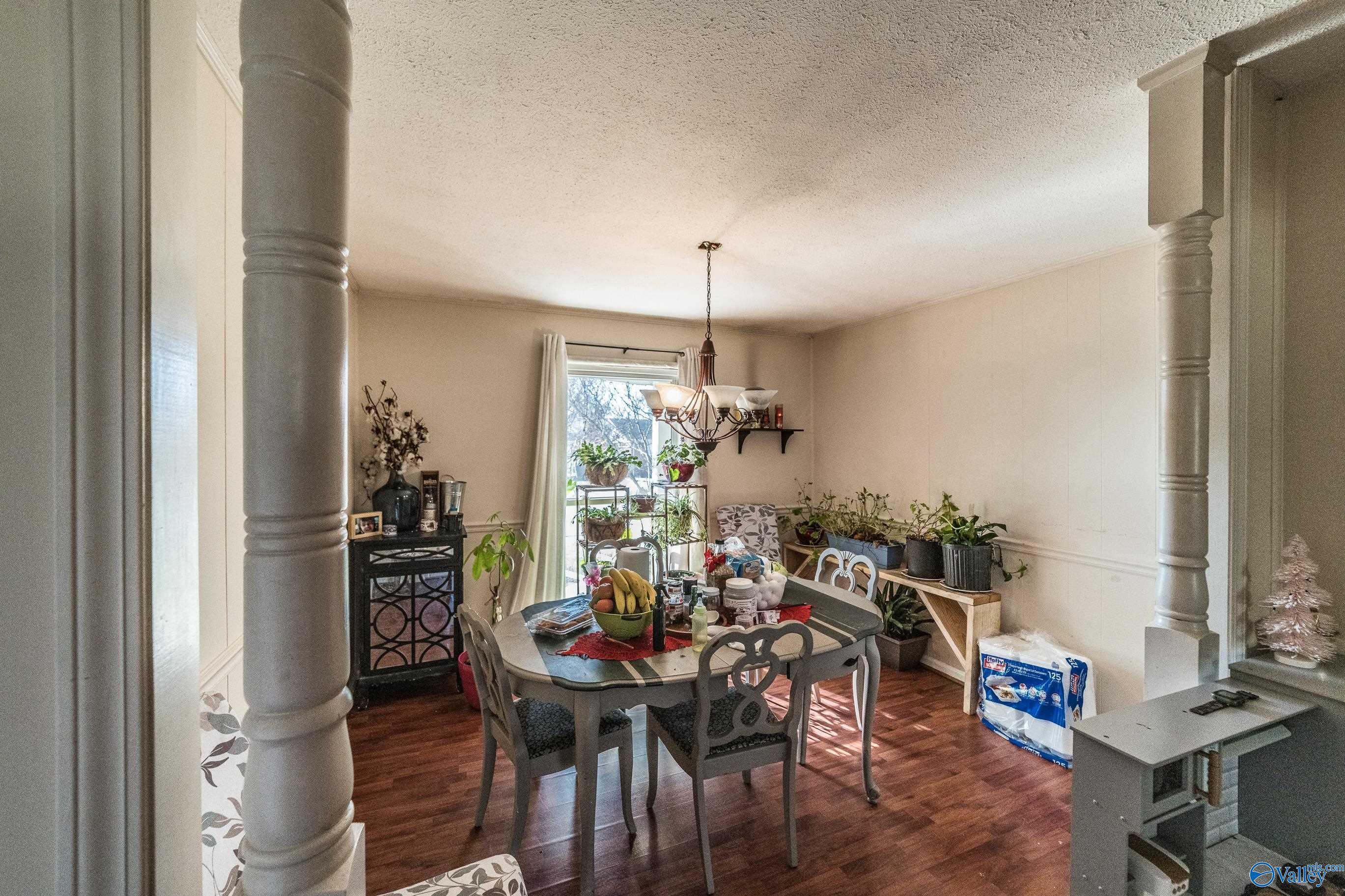 1601 Chapman Avenue